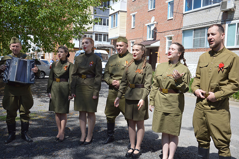 Администрация города Семикаракорска поздравила участников Великой Отечественной войны с Днем Победы