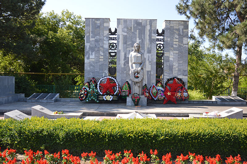 Семикаракорцы почтили память павших в Великой Отечественной войне