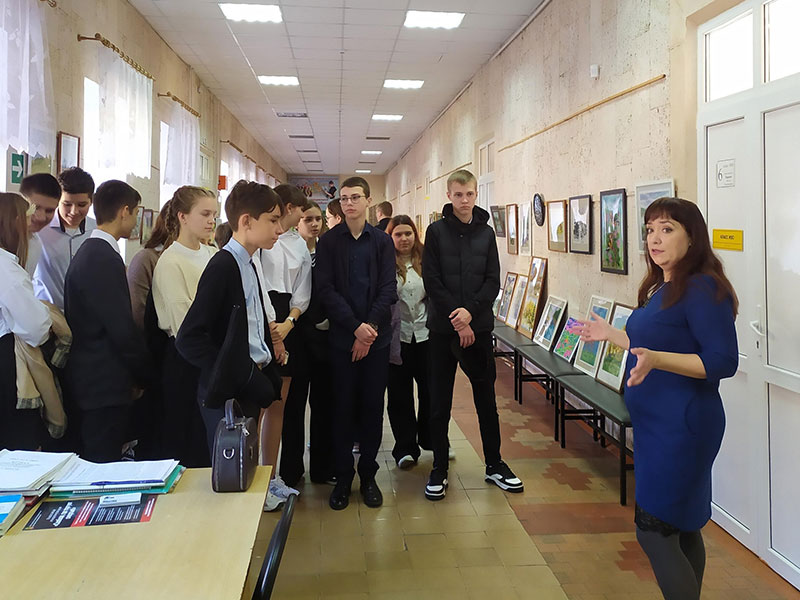 В Семикаракорской детской школе искусств прошла выставка «Моя малая Родина» 
